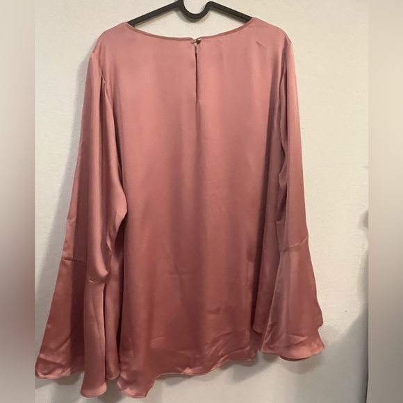 🌻 WHBM Plus Charmeuse Surplice Blouse - Picture 12 of 15